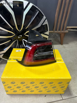 TESLA MODEL Y SOL STOP ORJİNAL SIFIR