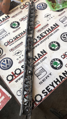 5F0807863 Seat Leon 2015 arka tampon bağlantı ayağı