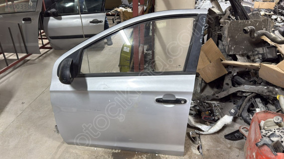 2011 Hyundai i 20 sol ön kapı 25.000