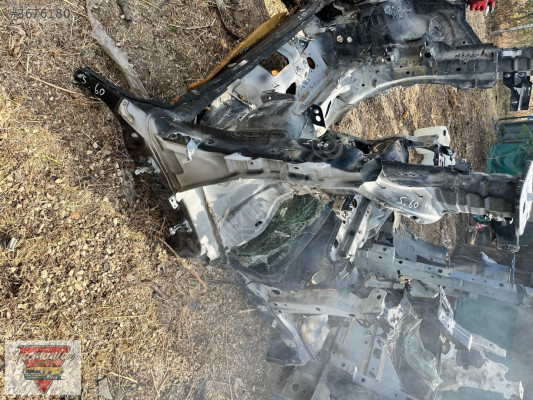 VOLVO S60 SAĞ ÖN ŞASE ÇEYREK