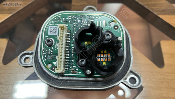 AUDİ A4 SAĞ KÖŞE LED BEYNİ ORJİNAL