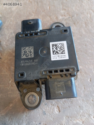 WW T7.Parkitül sensörü 05L906201F