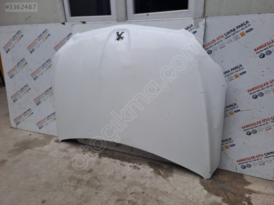 Peugeot 301 motor kaputu (az hasarlı)