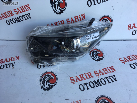 2017-2019 Toyota Auris Sağ Ön Far Parçası