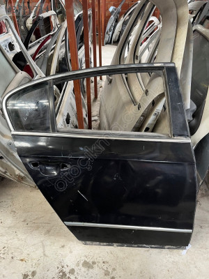 Passat B7  sağ arka kapı