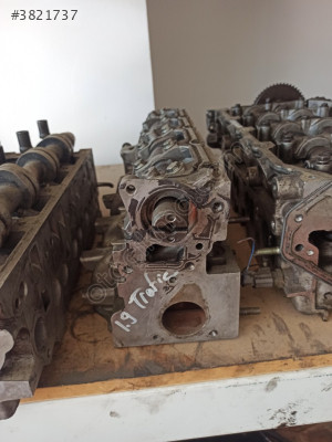 RENAULT TRAFİC 1.9 F9K F9Q SİLİNDİ KAPAĞI