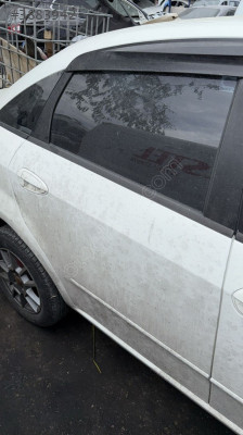 Orjinal Çıkma Sağ Arka Kapı - Fiat Linea