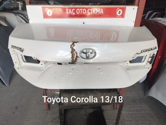 Toyota Corolla çıkma bagaj kapağı