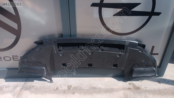 Peugeot 3008 ve Opel Grandland Ön Tampon Alt Koruyucu 9839759480