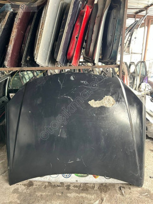 MERCEDES BENZ W204 ÖN KAPUT
