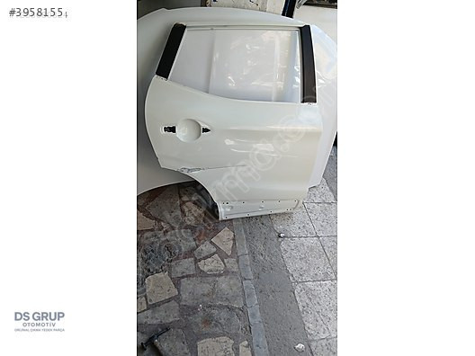 NISSAN QASHQAI J11 SAĞ ARKA KAPI (SEDEFLİ BEYAZ RENK) ORİJİNAL