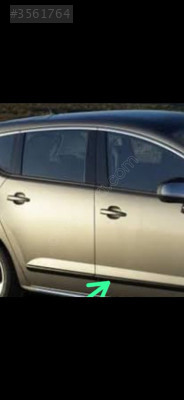 Peugeot 3008 sağ ön kapı çitası