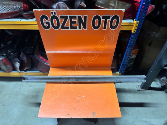FORD CUSTOM SAĞ KAPI RAYI ORİJİNAL ÇIKMA