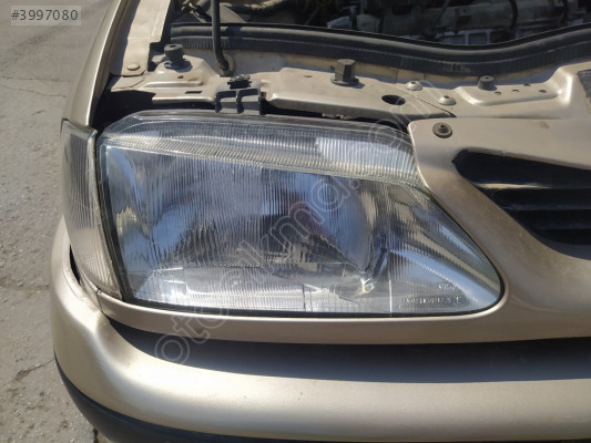 ÇIKMA RENAULT MEGANE 1 SAĞ ÖN FAR