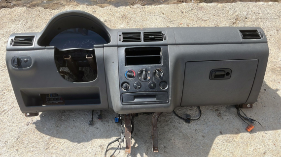 Ford Connet komple göğüslük klimalı orjinal hatasız