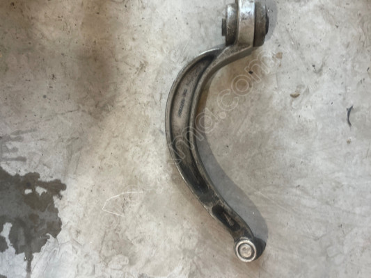 AUDİ A6 SOL ÖN SALINCAK 4G0407695