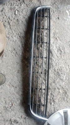 GOLF 6 ÖN TAMPON IZGARASI ÇIKMA