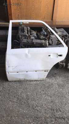 MERCEDES W124 SOL ARKA KAPI