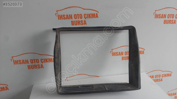 Megane 4-IV Radyatör Hava Yönlendirici Büyük 215598406R -İthal