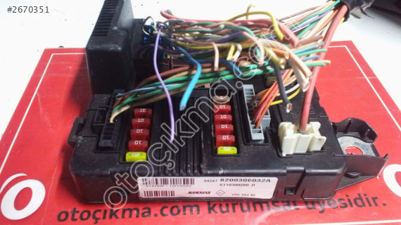 Renault Megane Scenic Sigorta Kutusu 8200306032A - S118399200D
