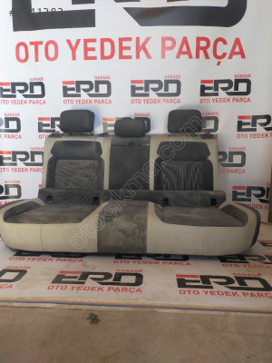 SKODA KAROQ ARKA ÜÇLÜ KOLTUK 5Q0885321B
