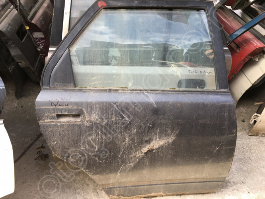 Daihatsu Applause Sağ Arka Kapı