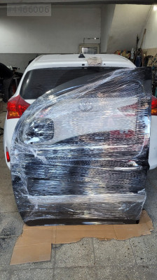 Renault Kangoo III 3 Çıkma Sol Ön Kapı Siyah