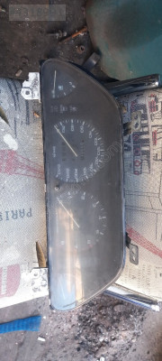 Mazda 323 sedan kilometre saati