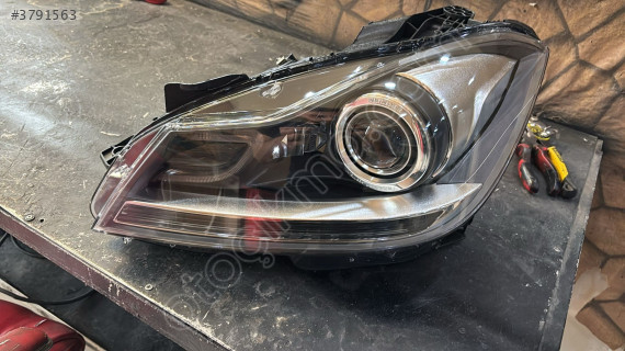 MERCEDES C SERİ W204 MAKYAJLI XENON SOL FAR