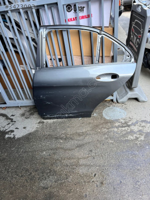 MERCEDES C KASA W205 SERİSİ SOL ARKA KAPI ORJİNAL ÇIKMA