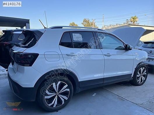 VOLKSWAGEN T-CROSS SAĞ ÖN KAPI ORJİNAL HATASIZ - 2GM831052N