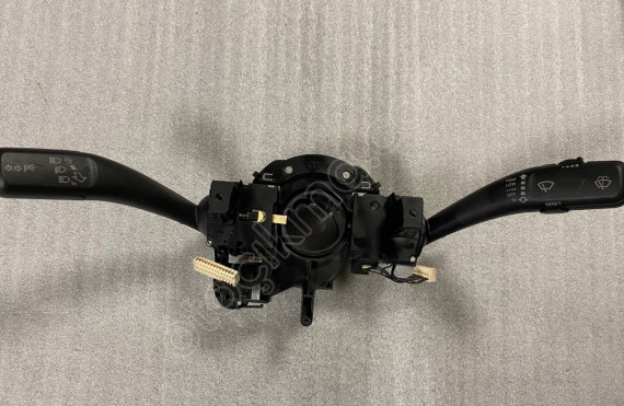 AUDİ A4 FAR SİNYAL SİLECEK KOLU 8K0953502BC