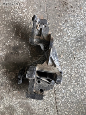 Ford Escort şarj dinamosu braketi