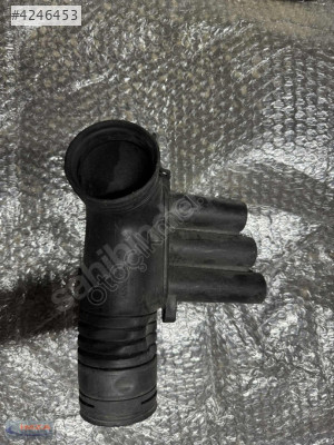 VW 1.4TSI HAVA FİLTRE BORUSU 04E129651C