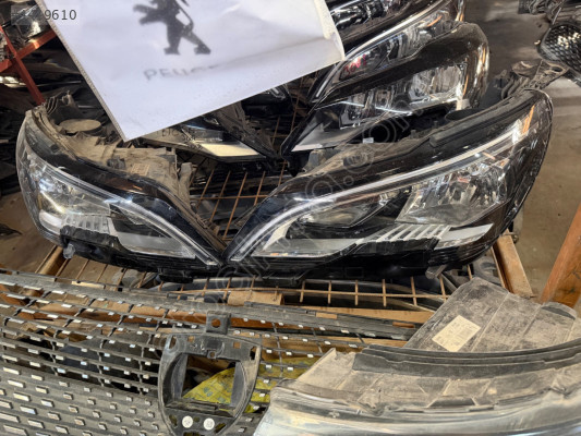 Peugeot 3008 sağ sol ön far