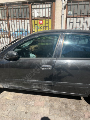 nissan Almera Sol Ön Kapı