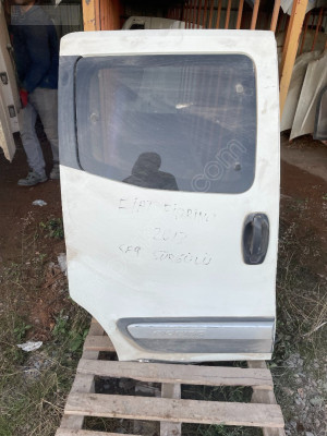 FİAT FİORİNO SAĞ ARKA KAPI BEYAZ HATASIZ