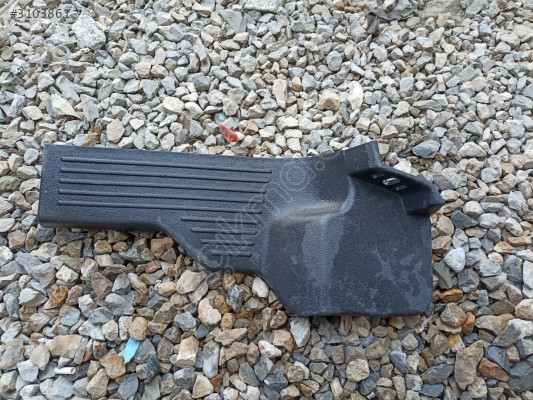 Ford courier sağ arka kapı eşik trimi