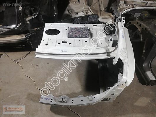 Renault Megane 4 için Sağ Arka Çamurluk ve Bagaj Havuzu