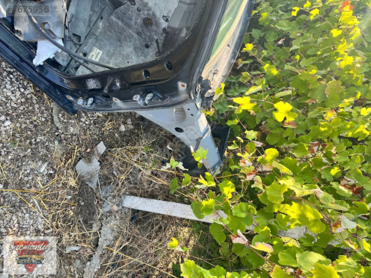 MERCEDES ML KASA SAĞ ÖN ŞASE ÇEYREK