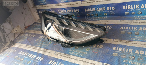 Audi A4 sağ far fulled metrix yeni kasa