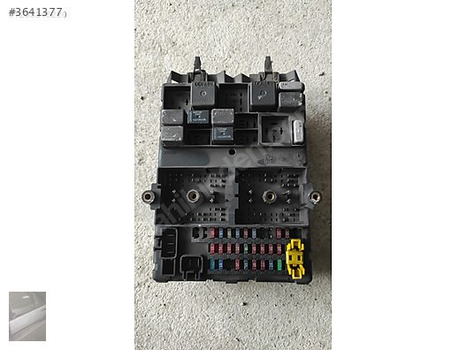Grand Cherokee 4.7 P56042944AF SİGORTA KUTUSU