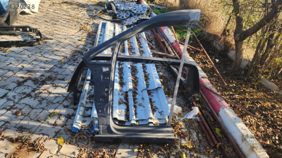 Volkswagen Caddy sol marşpiyel sacı