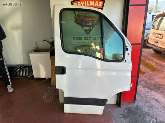 MASTER 2 SAĞ ÖN KAPI DOLU ORJİNAL