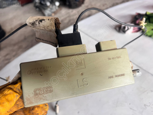 OPEL VECTRA B ARKA CAM ANTEN ALGILAYICISI YÜKSELTİCİSİ GÜÇLENDİRİ