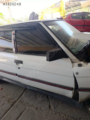 Renault 9 sağ ön kapı
