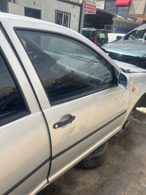 Volkswagen golf 4 sağ ön kapı gri hatasız orjinal