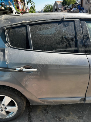 MEGANE 3 III HB SAĞ ARKA ORİJİNAL HATASIZ HATCHBACK KAPI