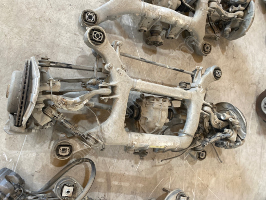 BMW 5 G30 ARKA DİNGİL KOMPLE 6861201