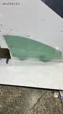 LEON 13-17  ÇIKMA KAPI CAMI - SOL ÖN -